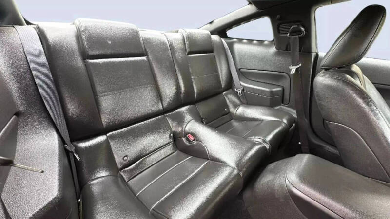 2005 Ford Mustang V6 Premium