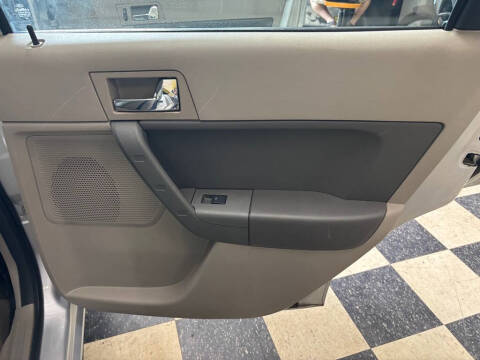 2008 Ford Focus SES