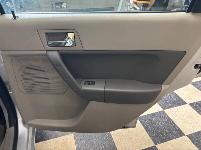 2008 Ford Focus SES