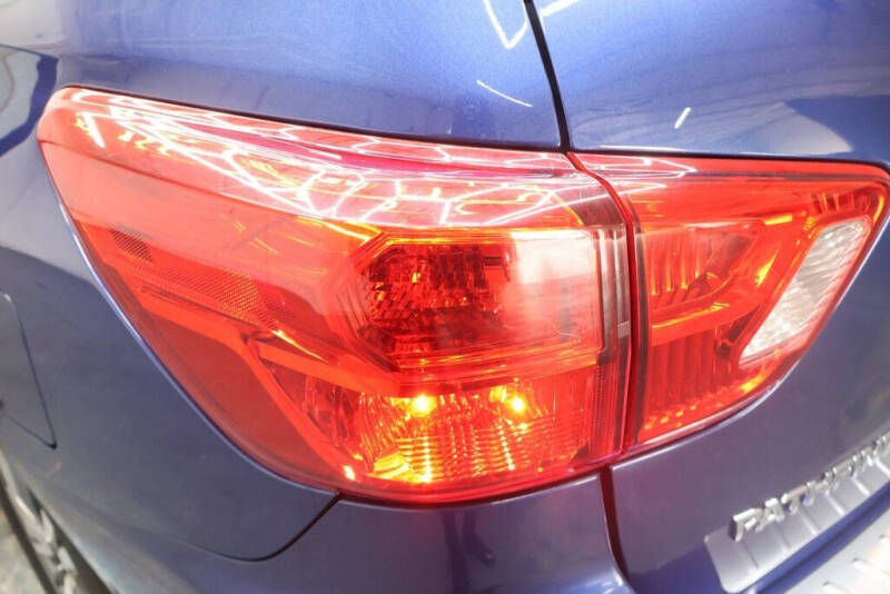 2019 Nissan Pathfinder SV