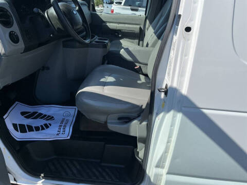 2014 Ford E-Series E-350 SD