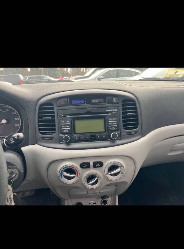 2010 Hyundai Accent GLS