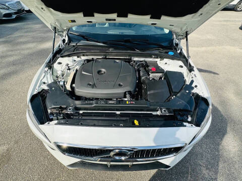 2021 Volvo S60 T6 Momentum