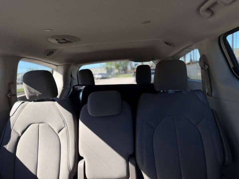 2017 Chrysler Pacifica LX