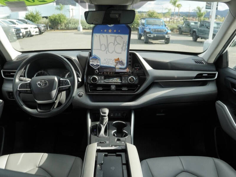 2022 Toyota Highlander XLE