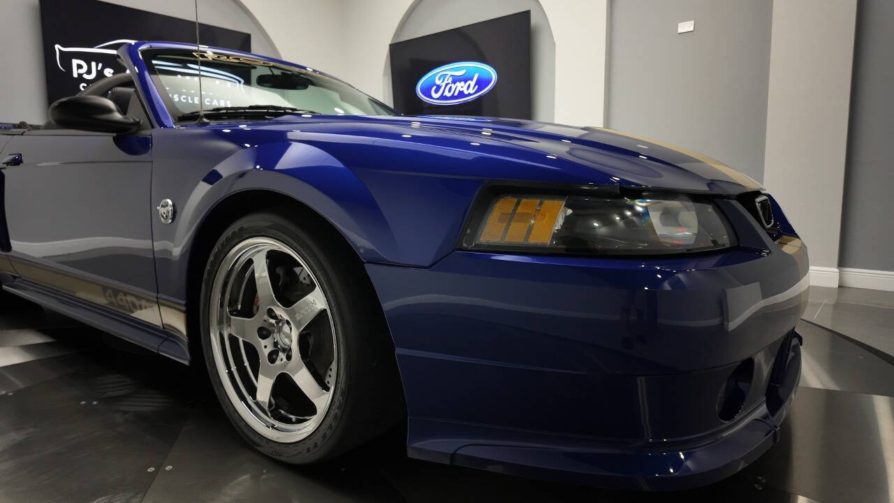 2004 Ford Mustang 12