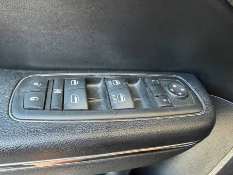 2012 Dodge Charger SE