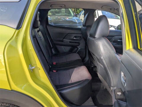 2025 Nissan Kicks SR