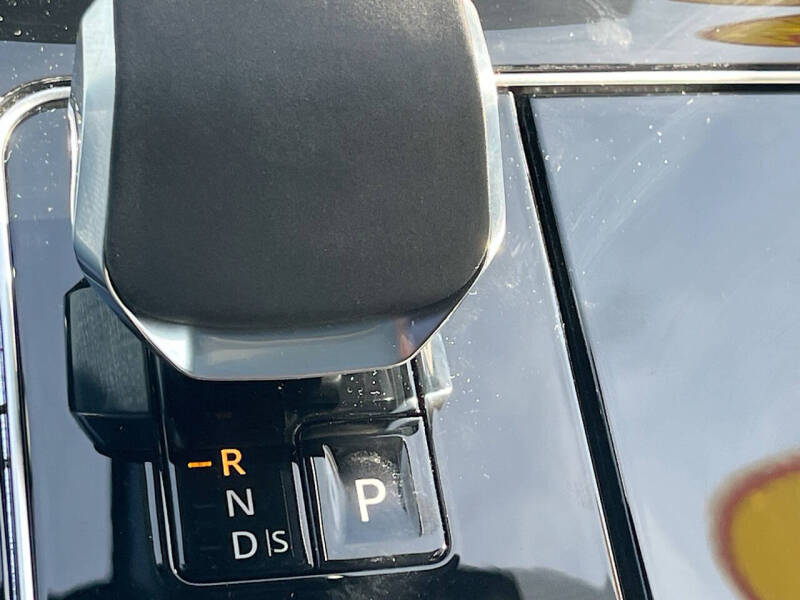 2022 Land Rover Range Rover Velar P250 R-Dynamic S