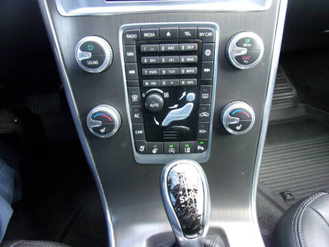 2015 Volvo XC60 T5 Drive-E Platinum