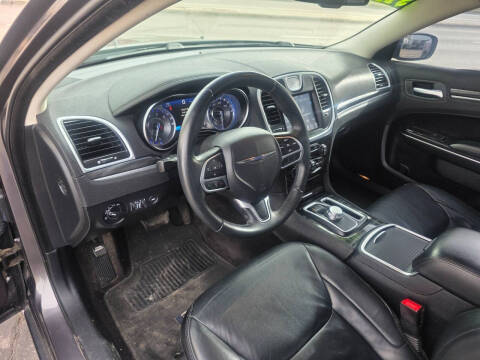 2017 Chrysler 300 Limited