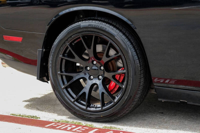 2012 Dodge Challenger SRT8 392