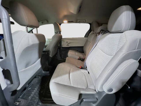 2023 Toyota Sienna LE 8-Passenger