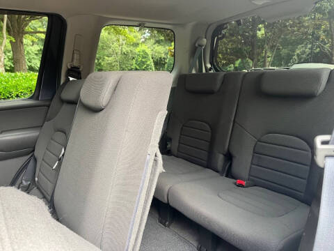 2011 Nissan Pathfinder LE