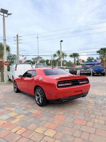 2015 Dodge Challenger SXT Plus