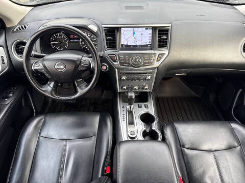 2019 Nissan Pathfinder SL