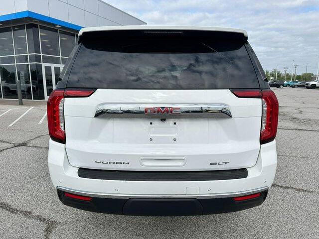 2023 GMC Yukon SLT