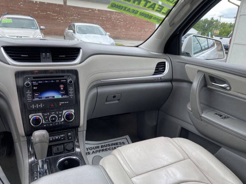 2017 Chevrolet Traverse LT