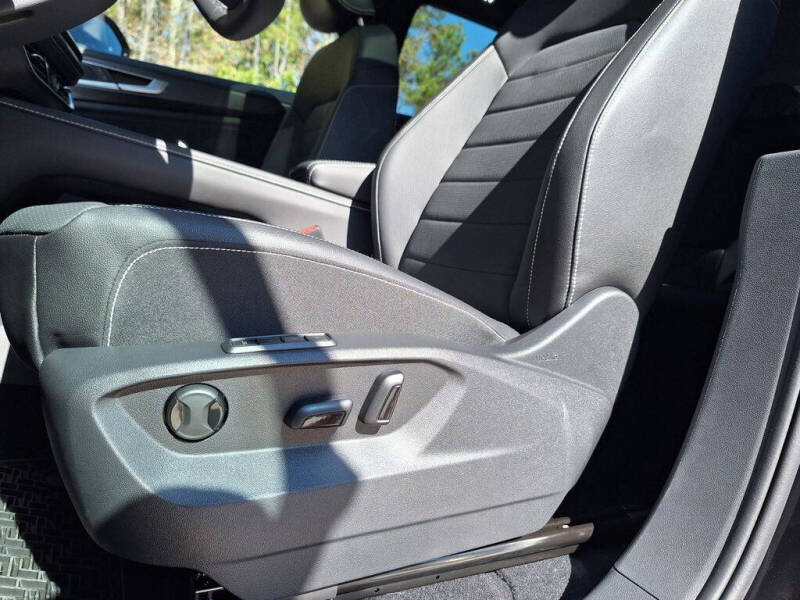 2026 Volkswagen Atlas Cross Sport SEL R-Line Black 4Motion