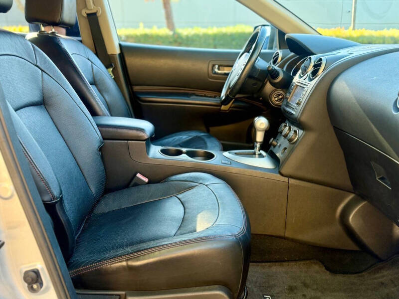 2011 Nissan Rogue SV