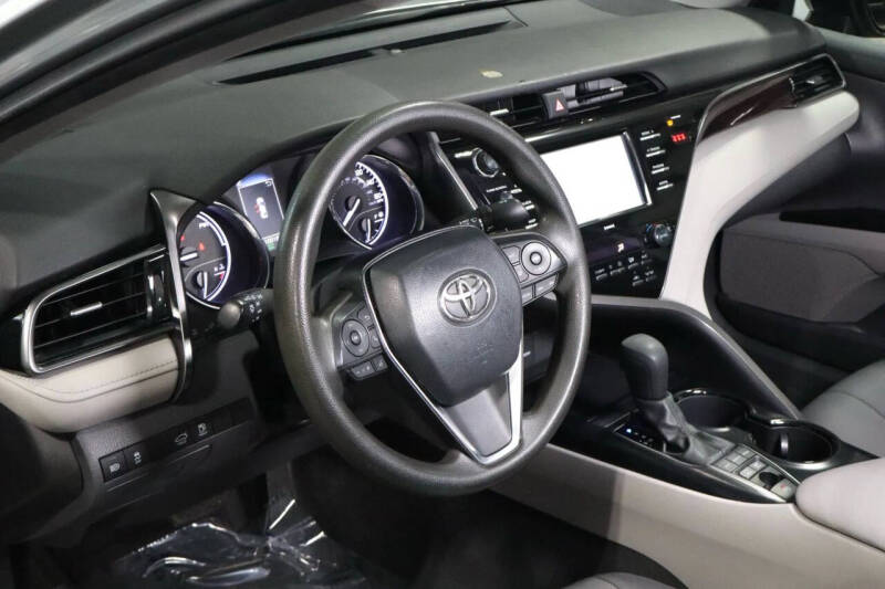 2020 Toyota Camry Hybrid LE