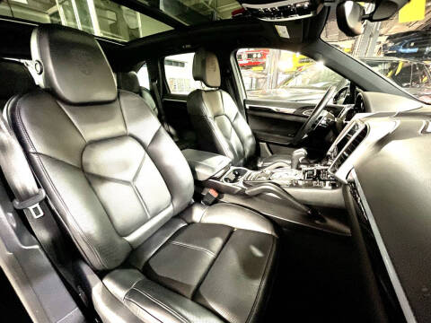 2018 Porsche Cayenne Platinum Edition