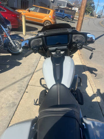 2024 Harley-Davidson Street Glide FLHX