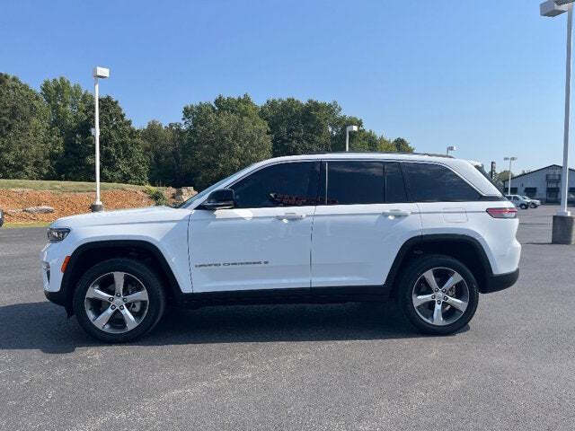 2022 Jeep Grand Cherokee 8