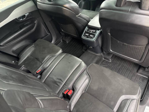 2017 Volvo XC90 T6 R-Design