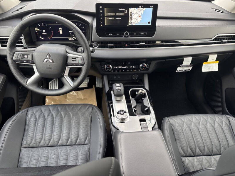 2025 Mitsubishi Outlander SEL