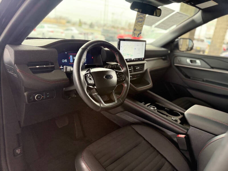 2025 Ford Explorer ST-Line