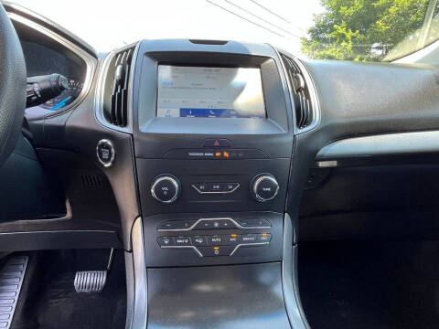 2020 Ford Edge SE