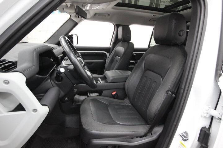 2020 Land Rover Defender 110 SE