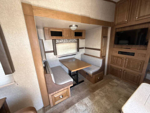 2017 Rockwood 8244BS
