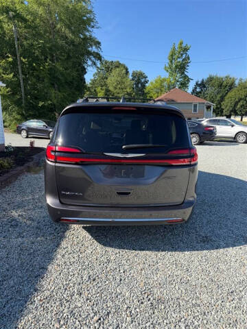 2021 Chrysler Pacifica Touring L