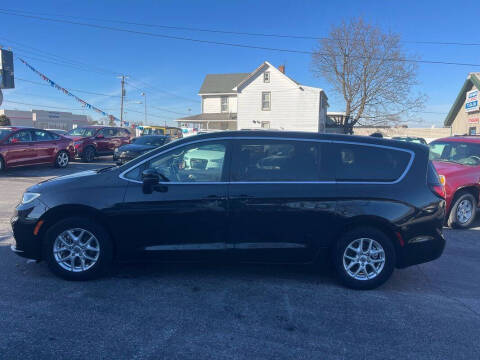 2023 Chrysler Pacifica Touring