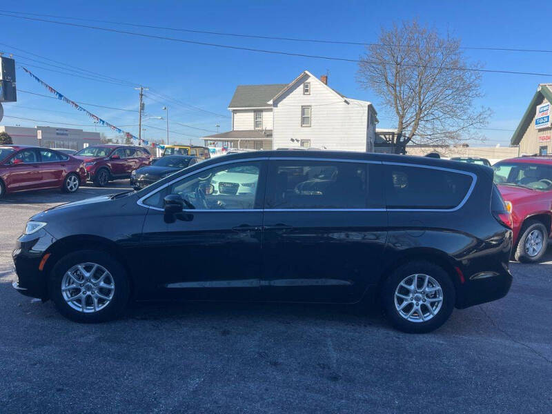 2023 Chrysler Pacifica Touring