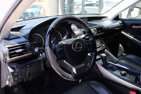 2017 Lexus IS 200t