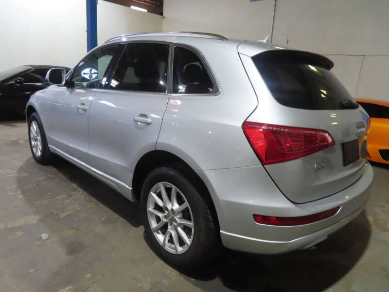 2011 Audi Q5 2.0T quattro Premium