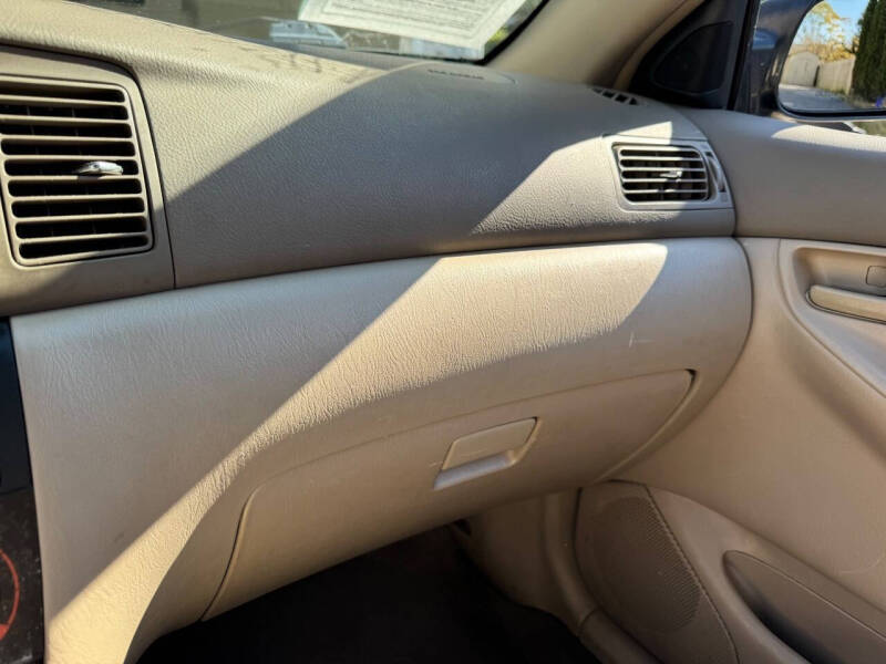 2006 Toyota Corolla LE