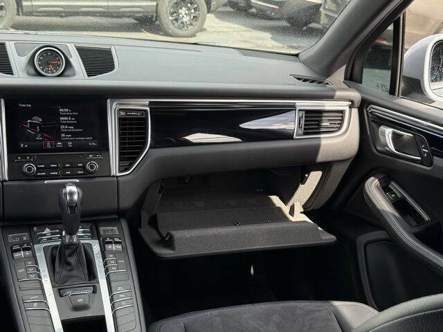 2017 Porsche Macan