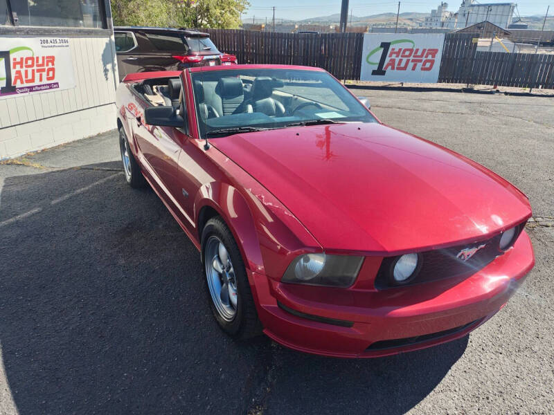 2005 Ford Mustang GT Deluxe