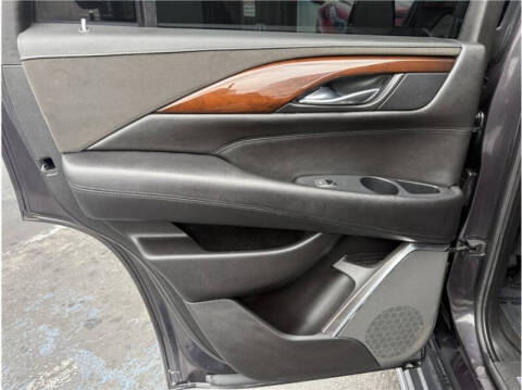 2017 Cadillac Escalade Standard