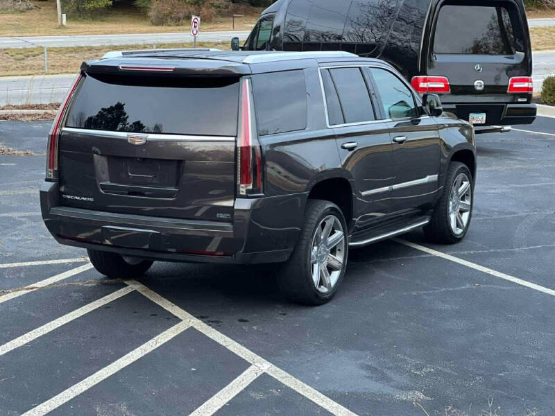 2017 Cadillac Escalade Luxury