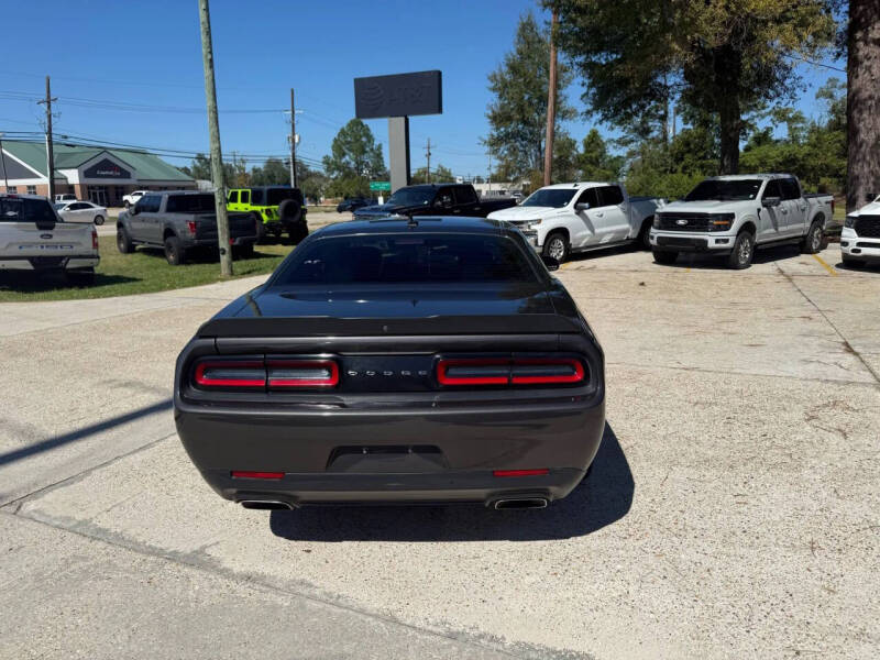 2017 Dodge Challenger 392 HEMI Scat Pack Shaker