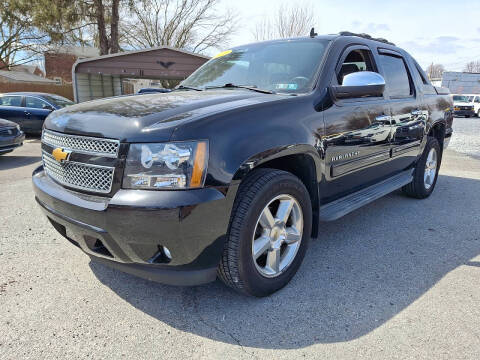 2013 Chevrolet Avalanche LS Black Diamond