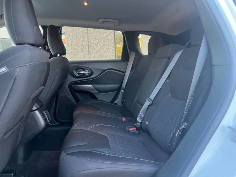 2019 Jeep Cherokee Latitude