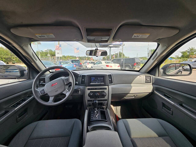 2007 Jeep Grand Cherokee for sale at JOHNS AUTO SALES LLC in Apopka, FL