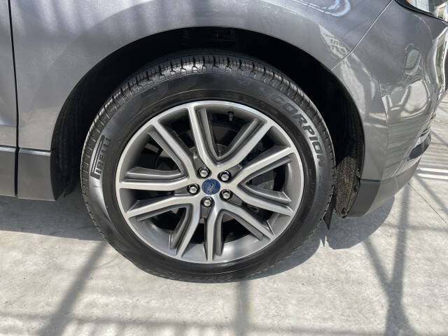 2022 Ford Edge Titanium