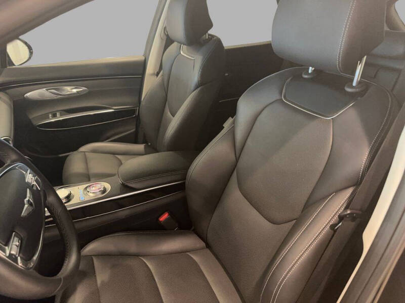 2025 Genesis GV70 2.5T Standard